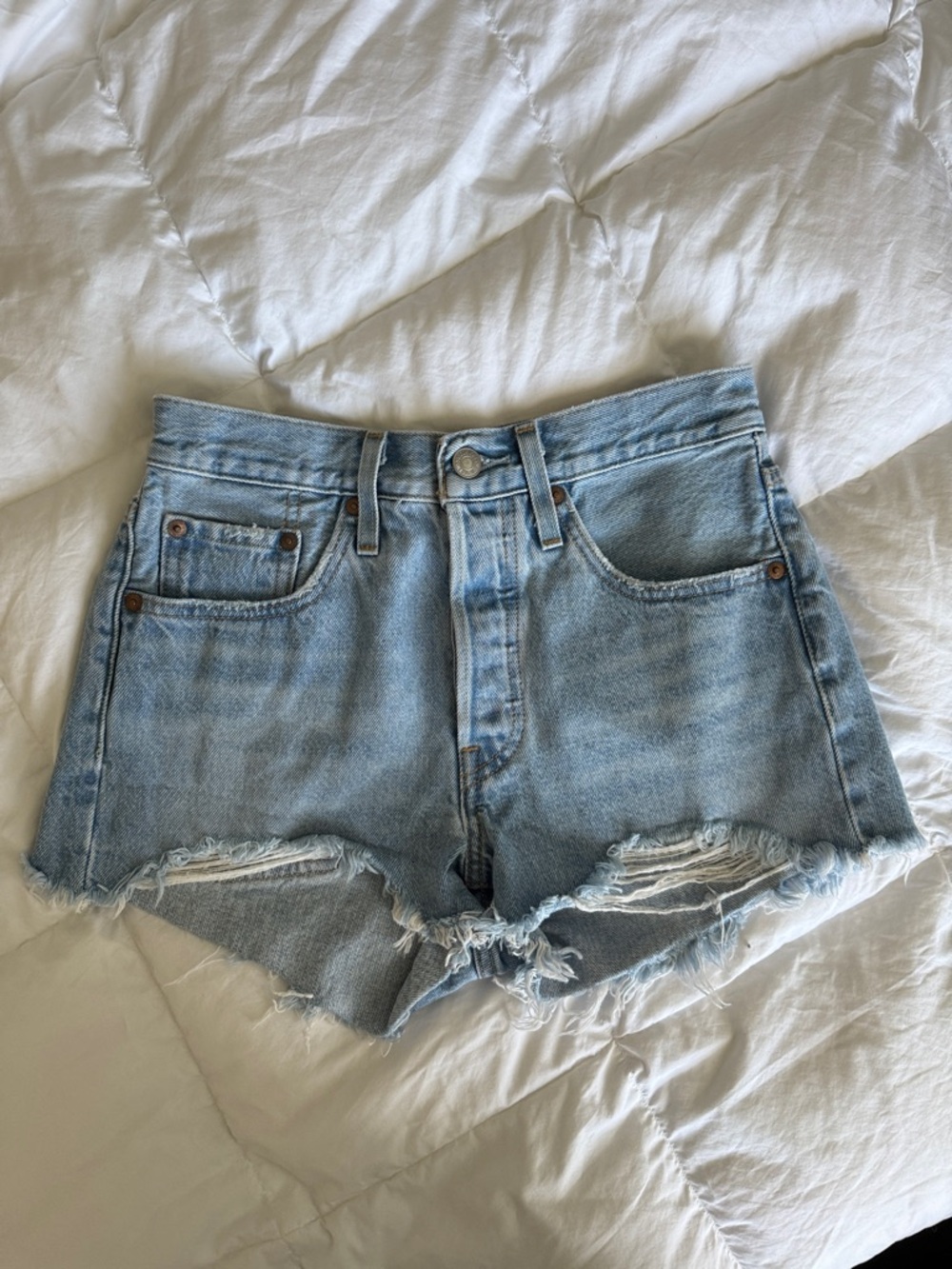 Levis 501 Original Light Wash Distressed Denim Shorts size W24
